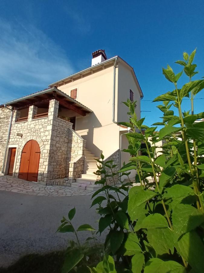 Potpićan Guesthouse Marija מראה חיצוני תמונה