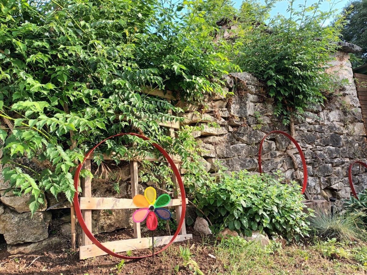 Potpićan Guesthouse Marija מראה חיצוני תמונה